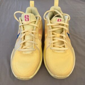 Nike Sabrina 2 Basketball Shoes
4.0 Kids 5.5 Women’s